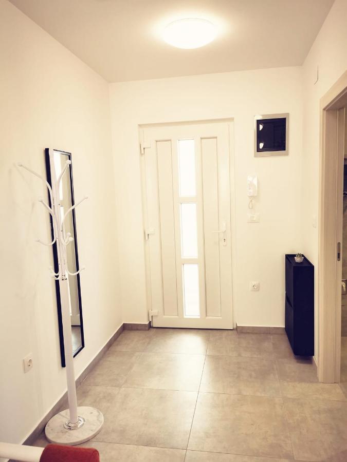 Apartmani Marco,Lukas,Patrick,David,Blizu Centra I Mora Sa Free Privatnim Parkingom Pula Dış mekan fotoğraf