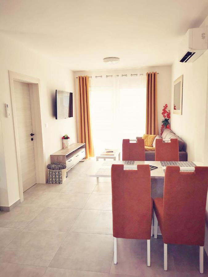 Apartmani Marco,Lukas,Patrick,David,Blizu Centra I Mora Sa Free Privatnim Parkingom Pula Dış mekan fotoğraf