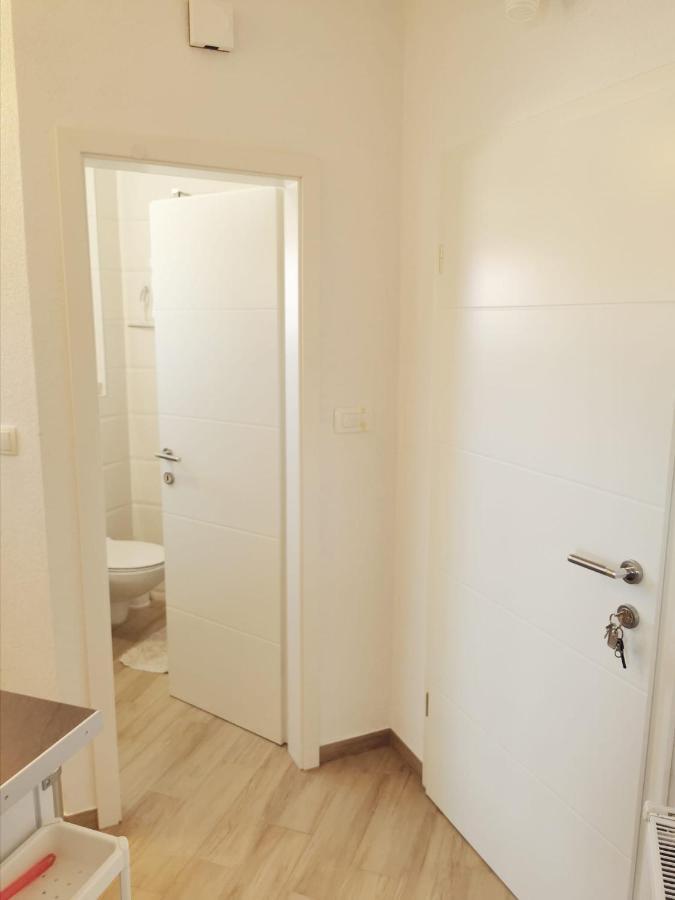 Apartmani Marco,Lukas,Patrick,David,Blizu Centra I Mora Sa Free Privatnim Parkingom Pula Dış mekan fotoğraf