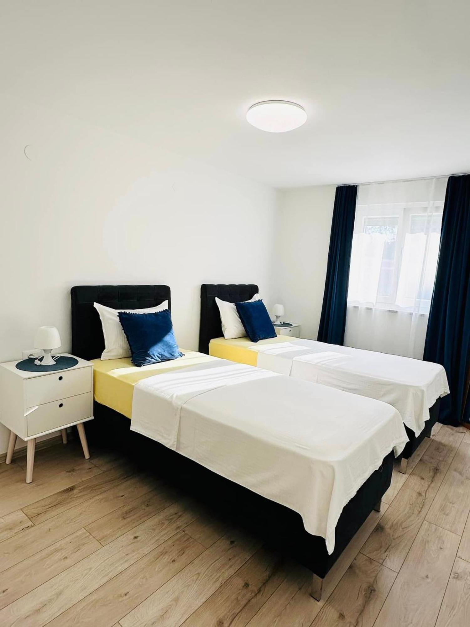 Apartmani Marco,Lukas,Patrick,David,Blizu Centra I Mora Sa Free Privatnim Parkingom Pula Dış mekan fotoğraf