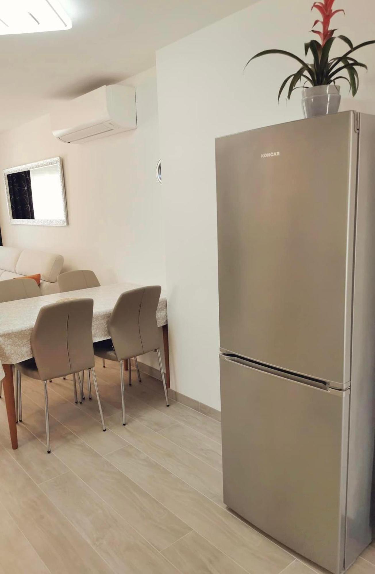 Apartmani Marco,Lukas,Patrick,David,Blizu Centra I Mora Sa Free Privatnim Parkingom Pula Dış mekan fotoğraf